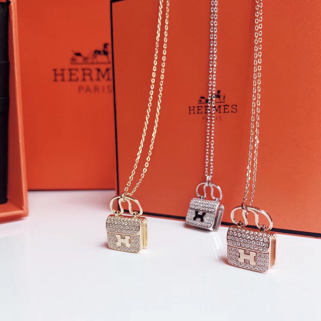 H**me5 Amulettes Constance Pendant