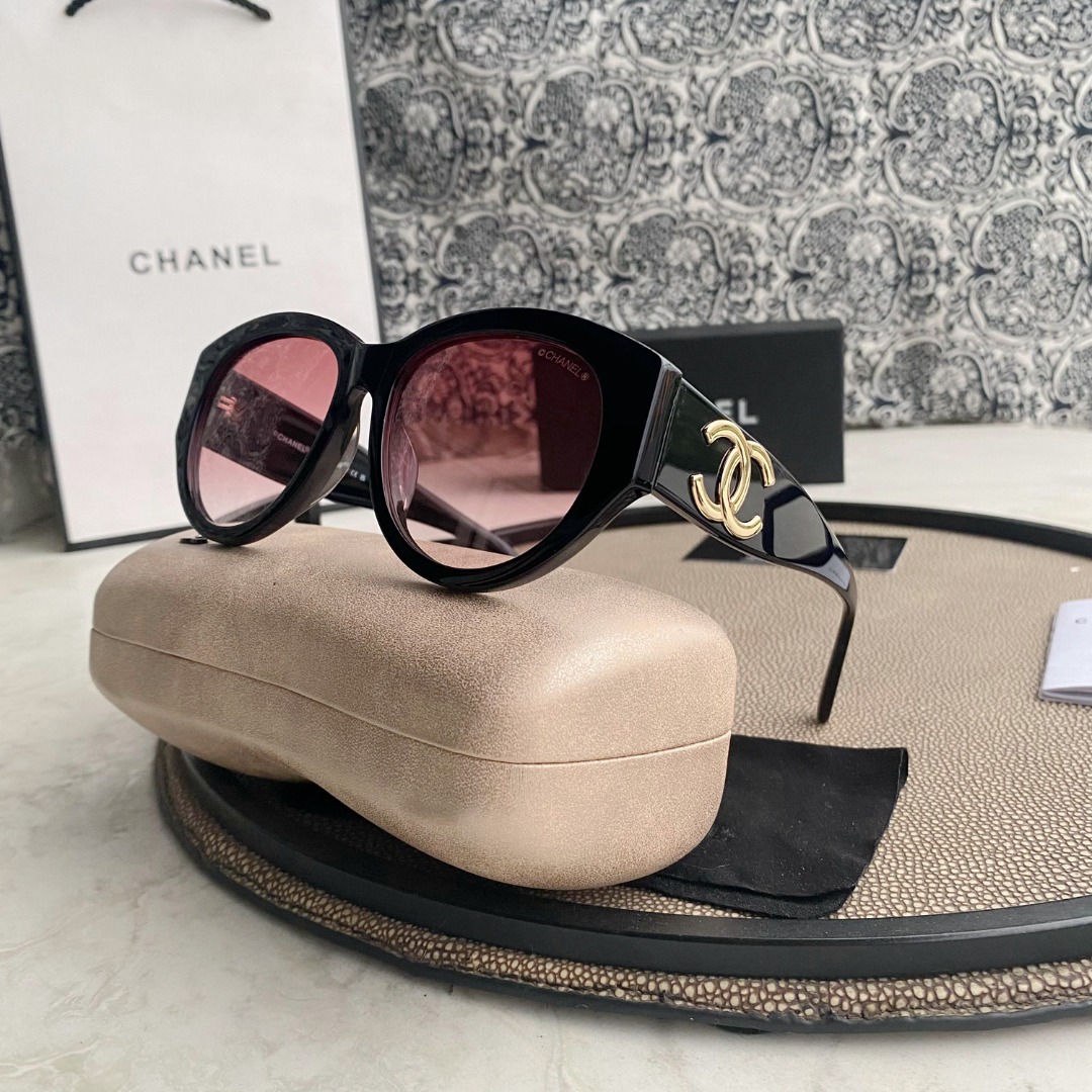 Vintage Ch**el sunglasses