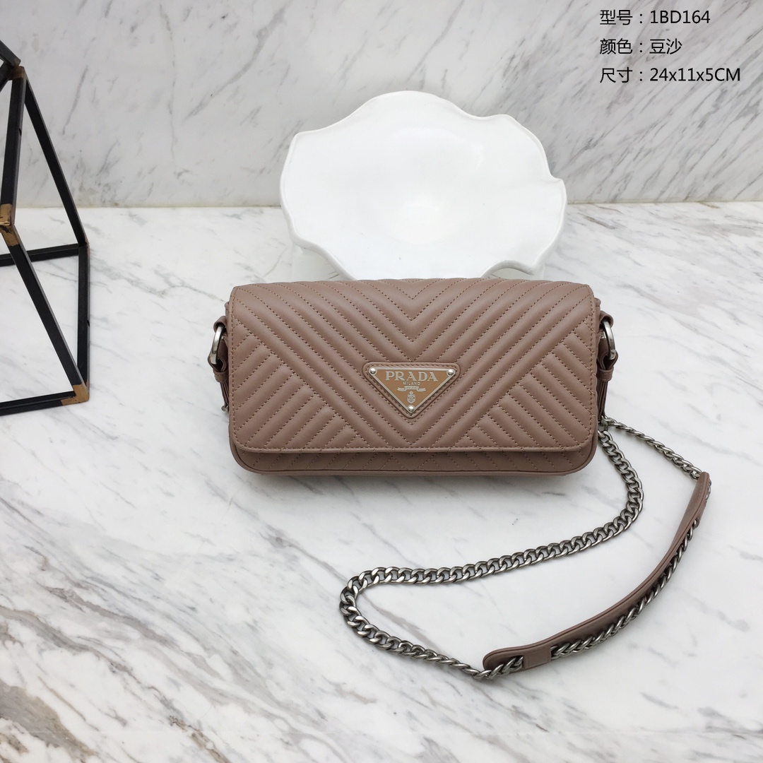 Pra*a Diagramme bag