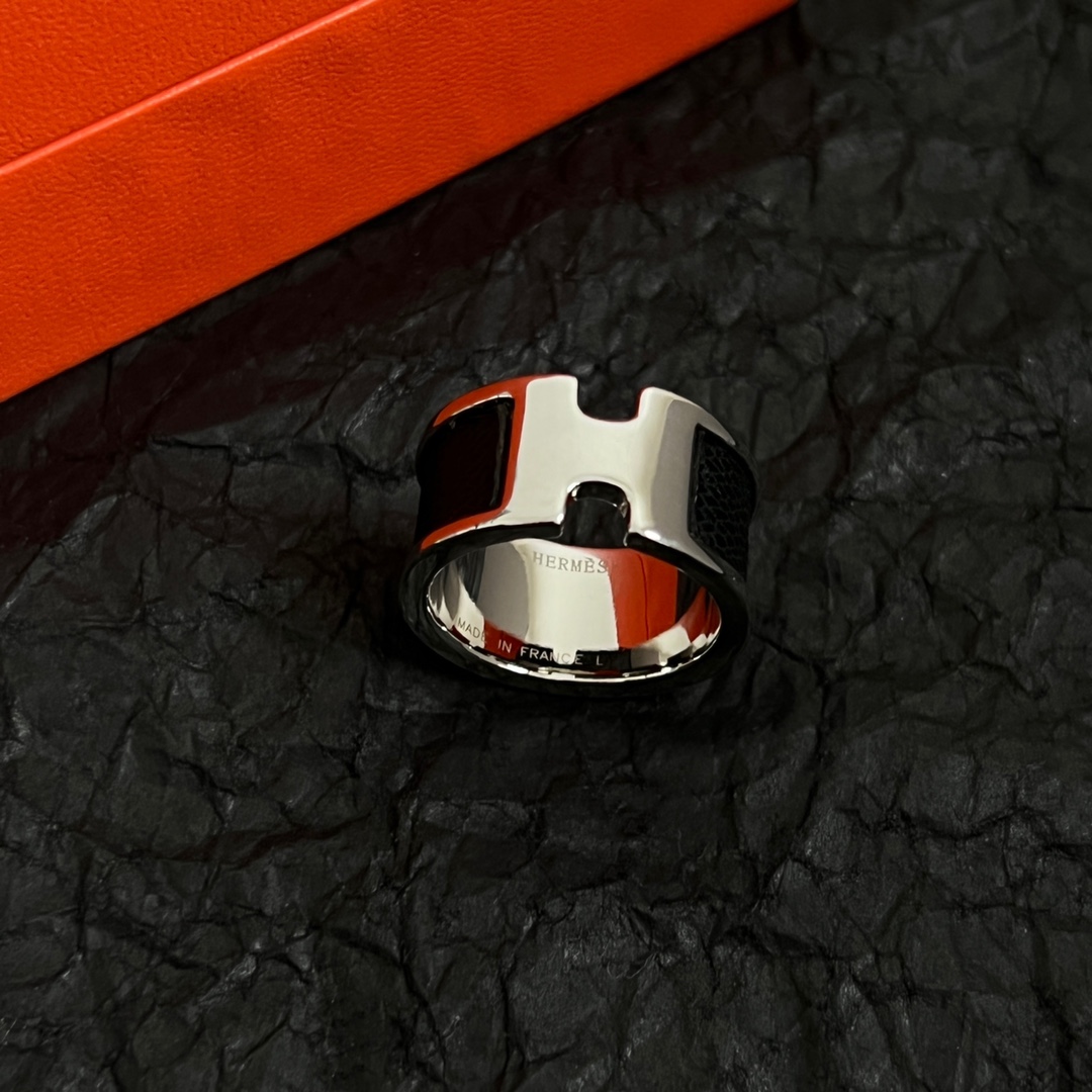 H**me5 Reversible Leather Strap Ring