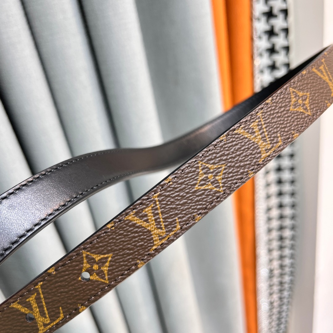 LV D1am0nd Plug Outlet