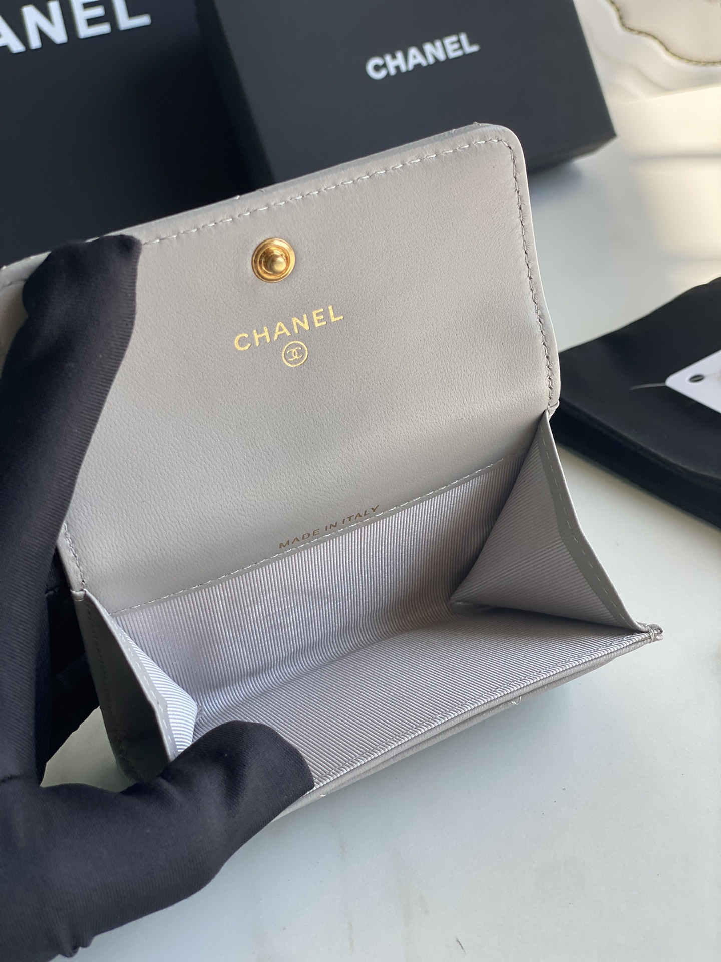 Ch**el 19 FLAP CARD HOLDER