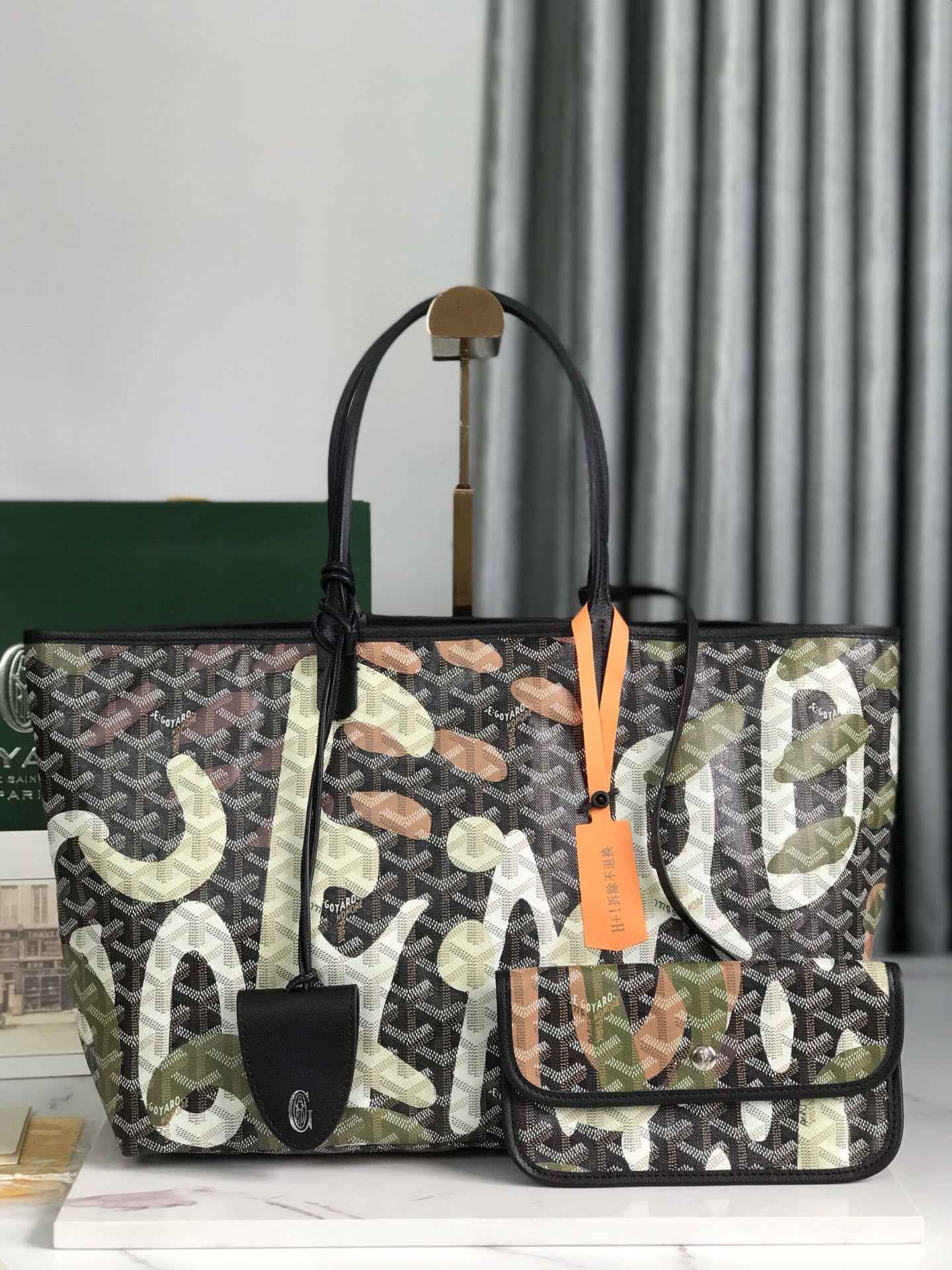 SAINT L0vis Tote bag