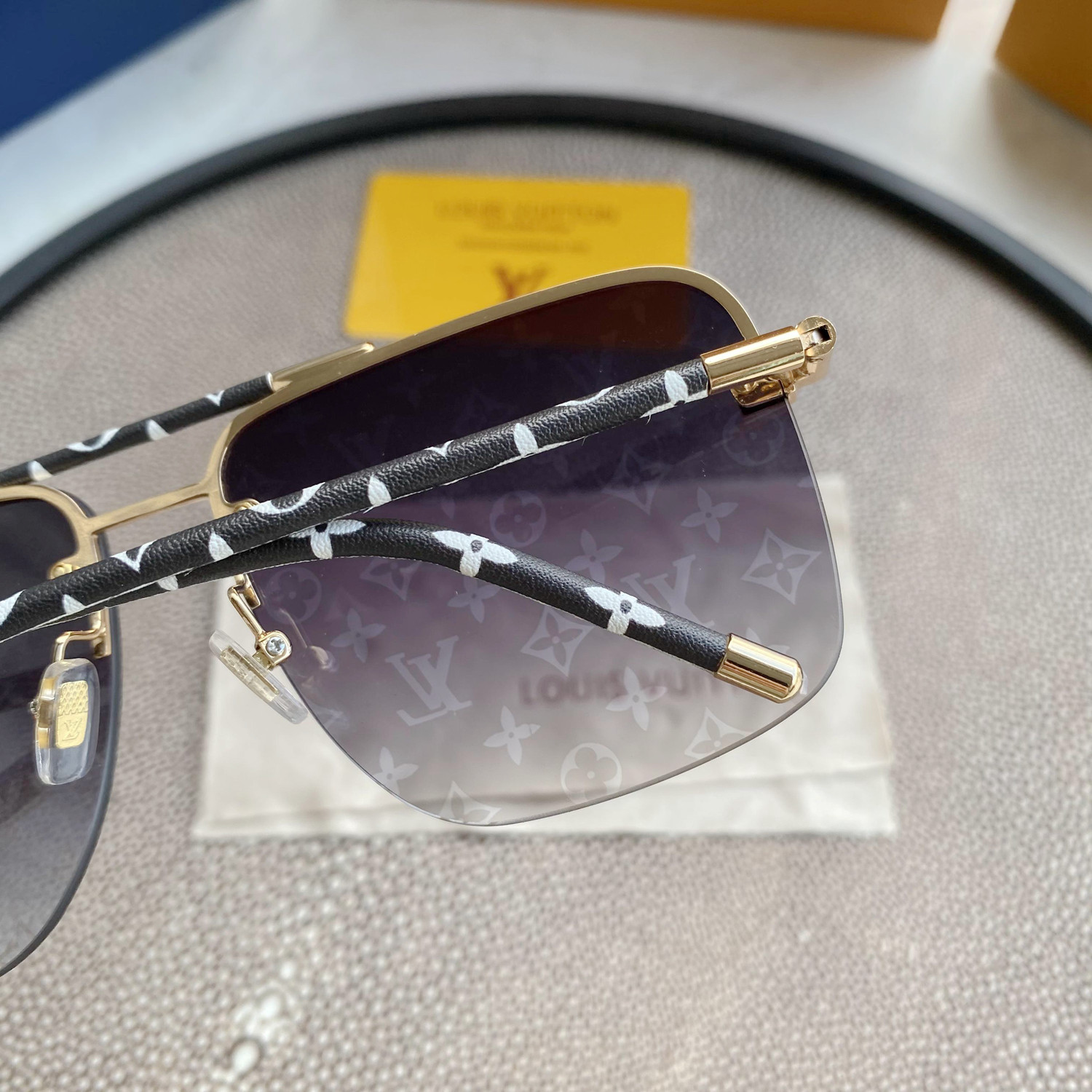 aviator sunglasses