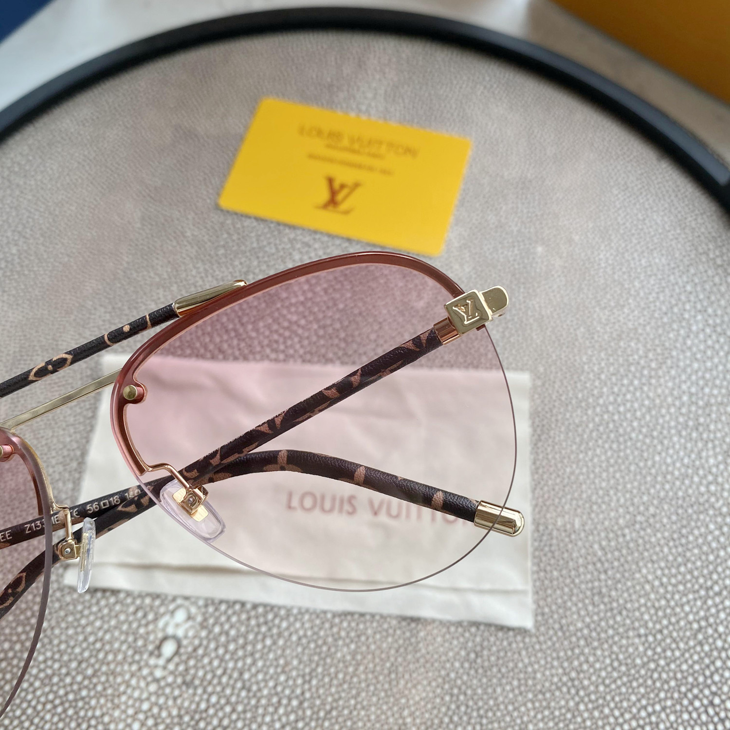L0vis Vvtt0n CLOCKWISE CANVAS SUNGLASSES