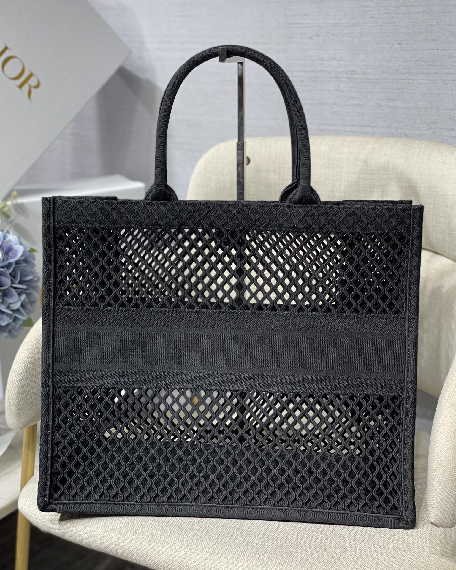 D10r BOOK TOTE