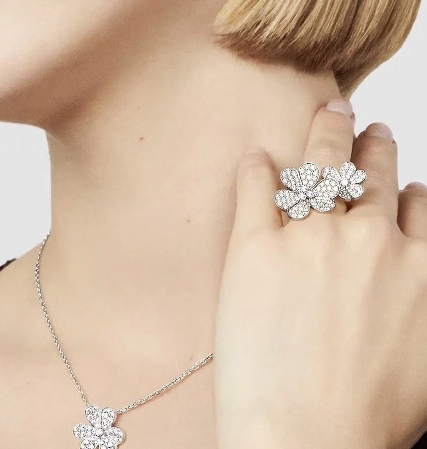 V*n Cl**f & Arpels Ring