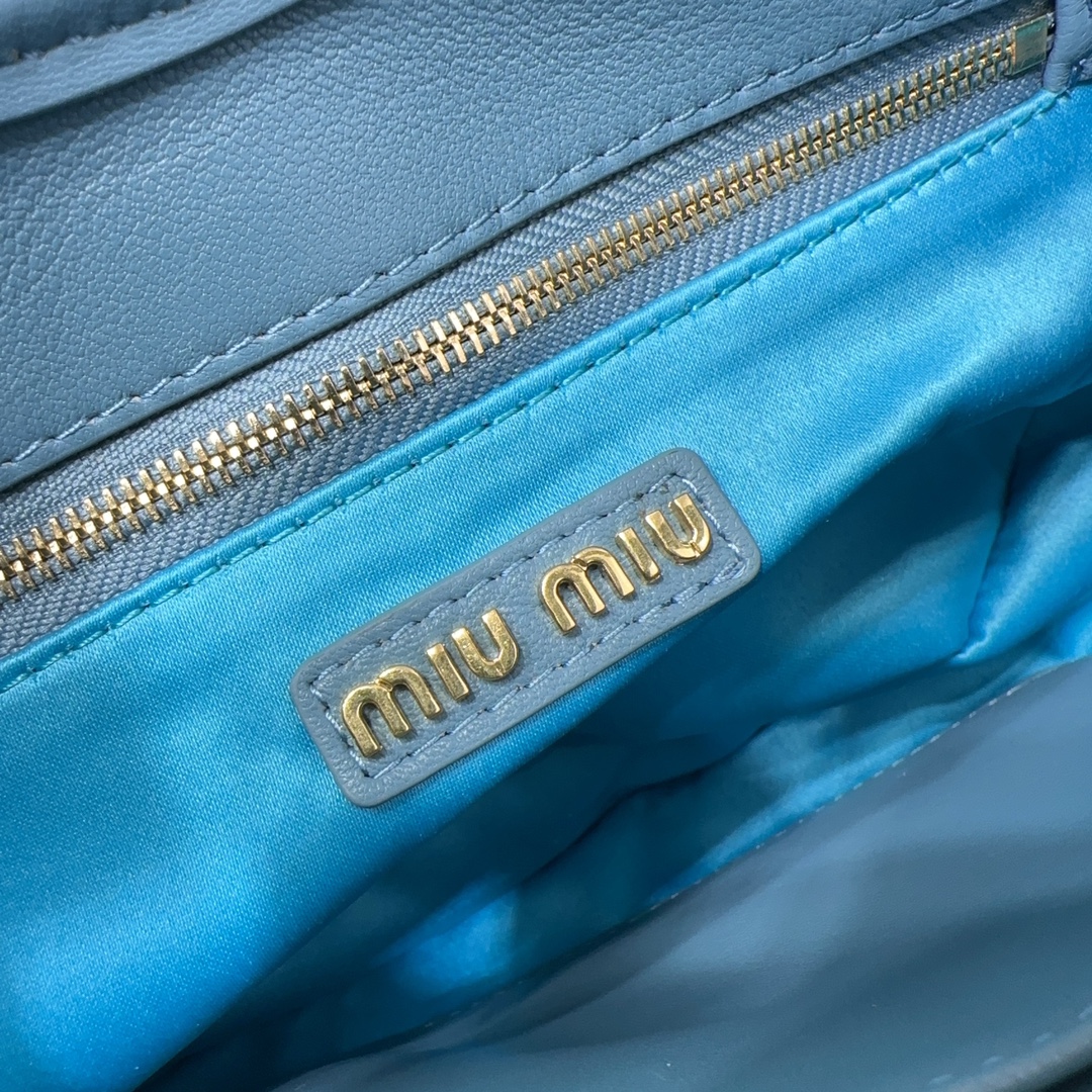 M1um1u Hobo bag