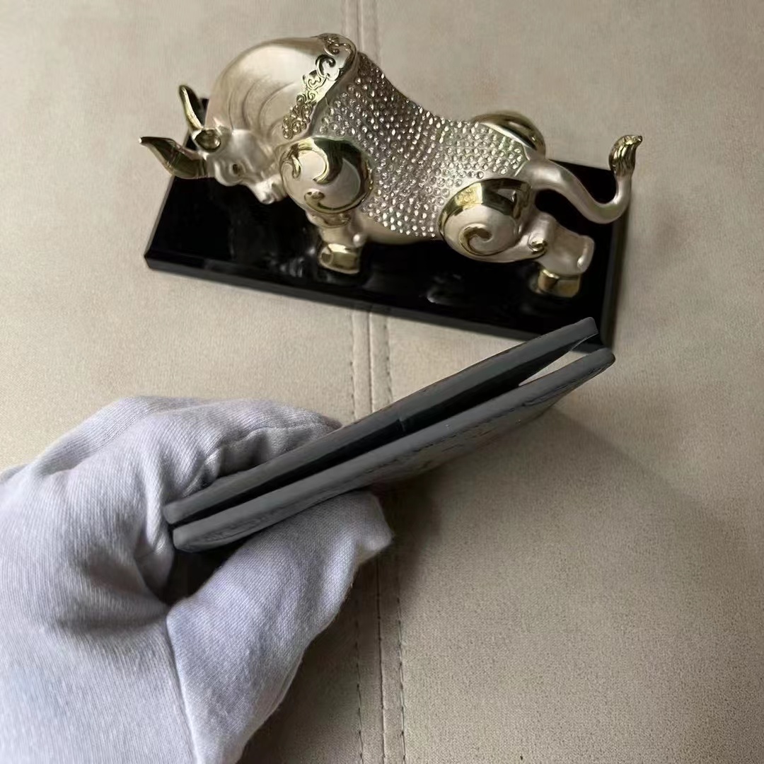 L0vis Vvtt0n small wallets for men