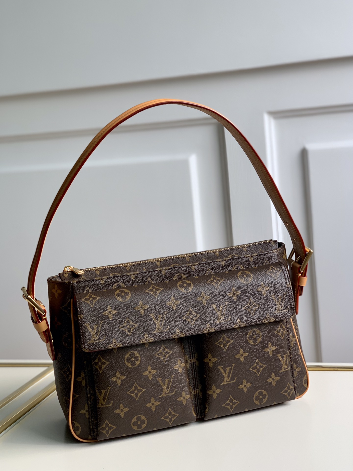 L0vis Vvtt0n Vintage Monogram Canvas Large Shoulder Bag