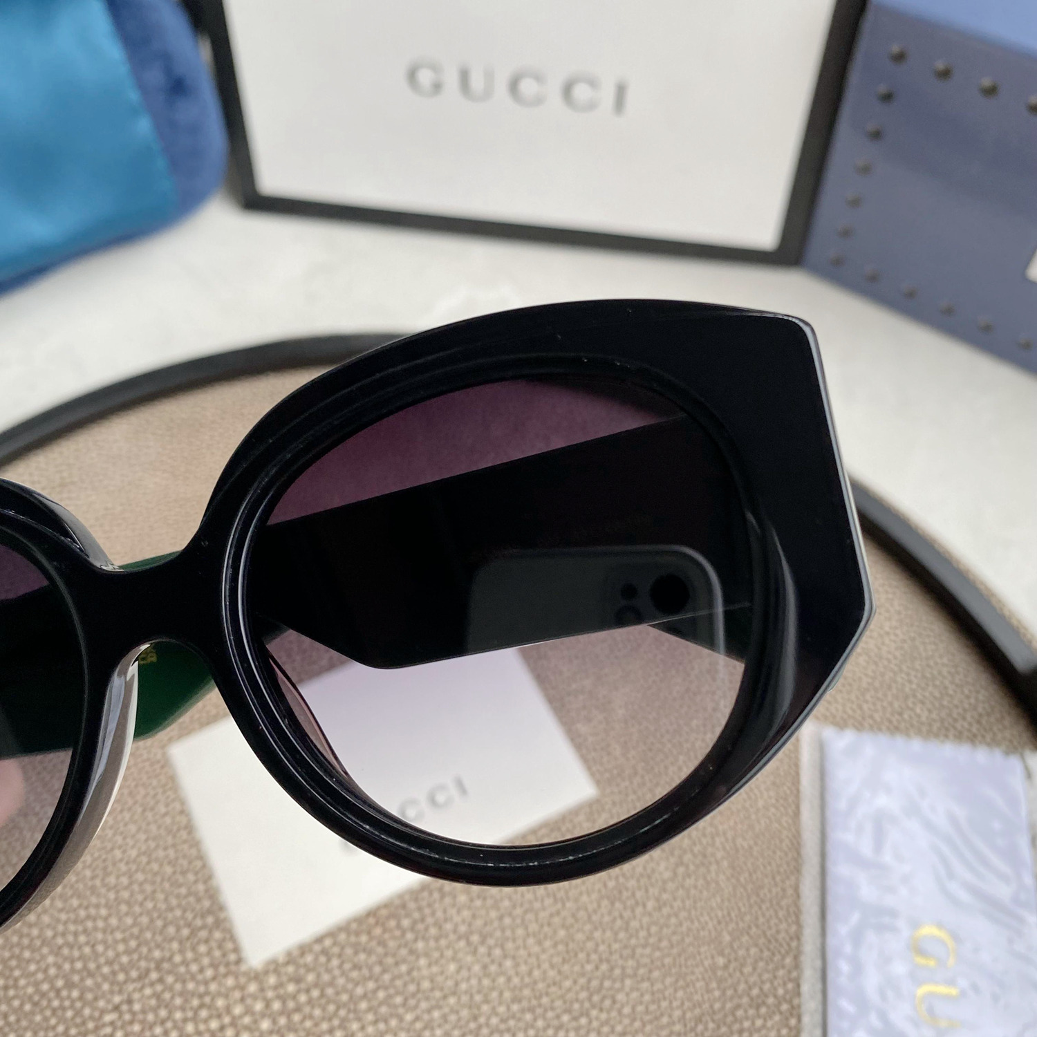 OVERSIZED ROUND SUNGLASSES