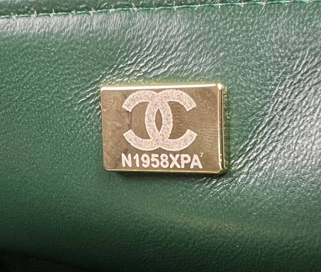 CLASSIC FLAP BAG
