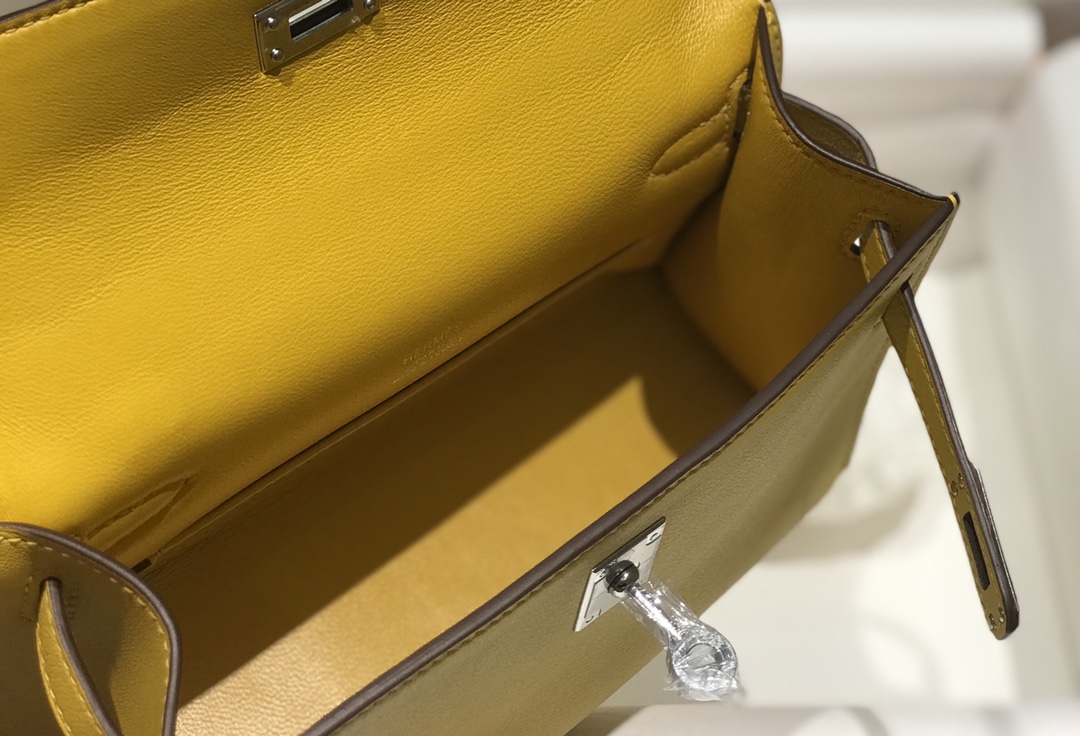 H**me5 Kelly Pochette