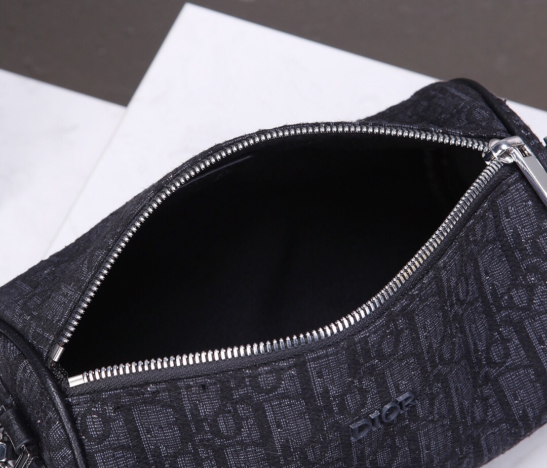 D10r Oblique Roller Bag