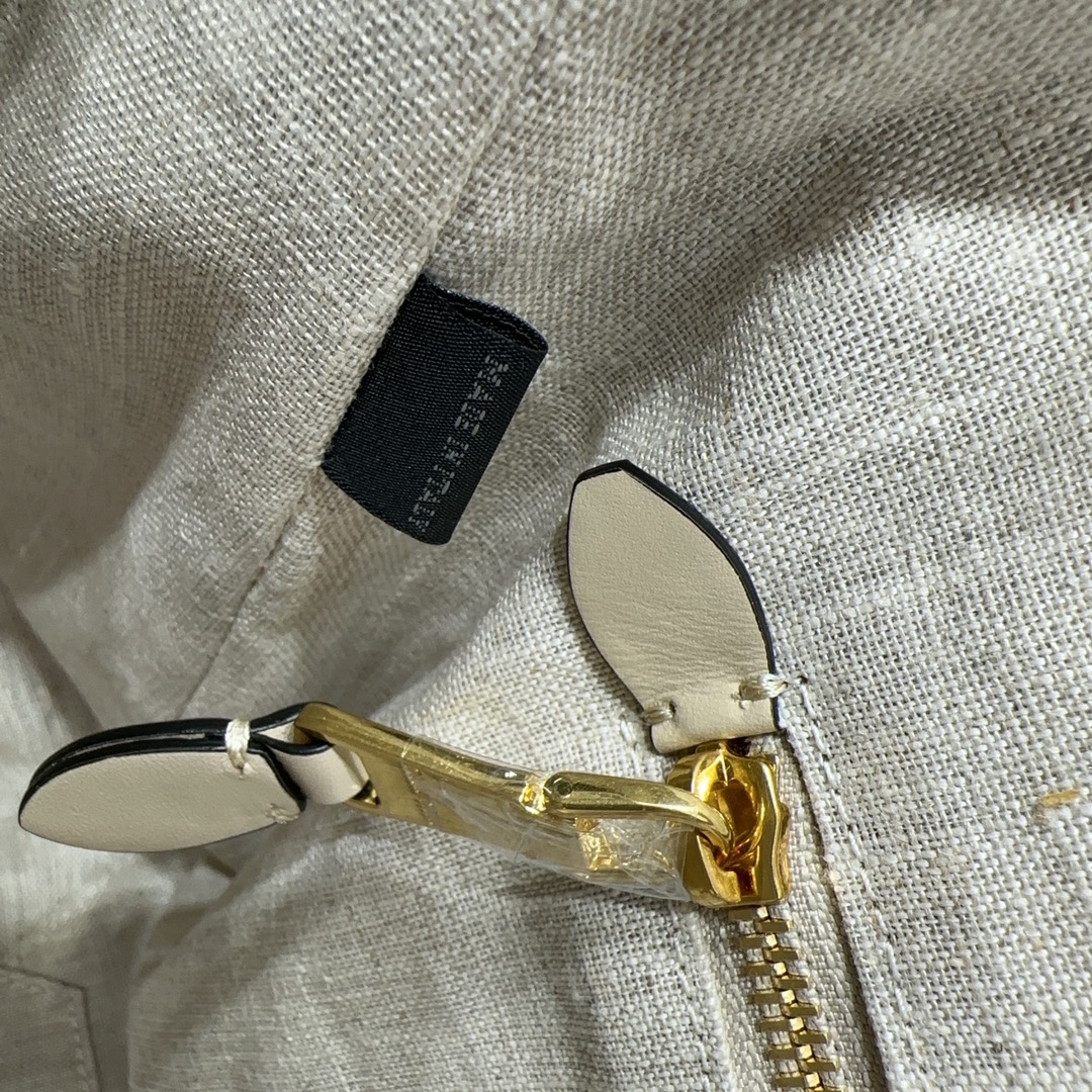M1v hobo bag