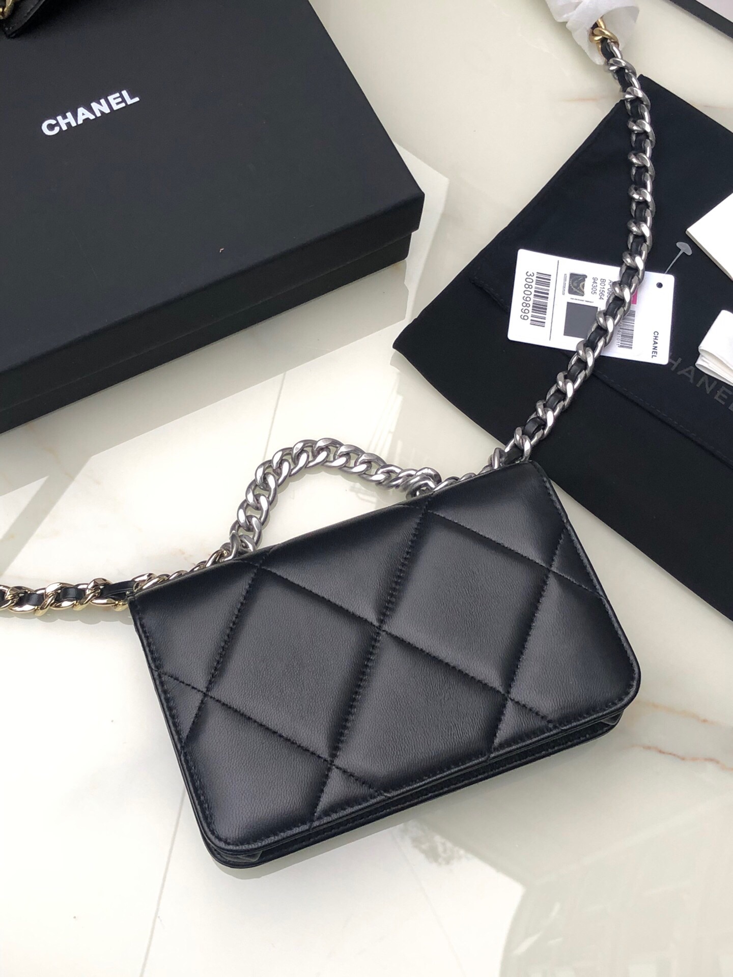 Ch**el 19 WALLET ON CHAIN