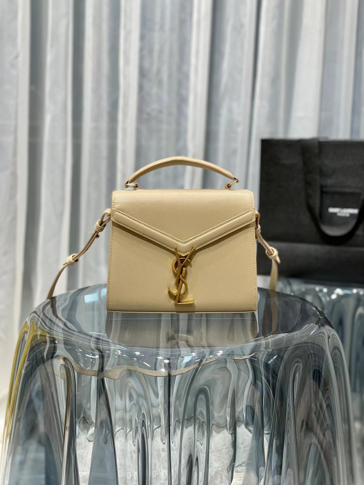 KATE MEDIUM REVERSIBLE CHAIN BAG