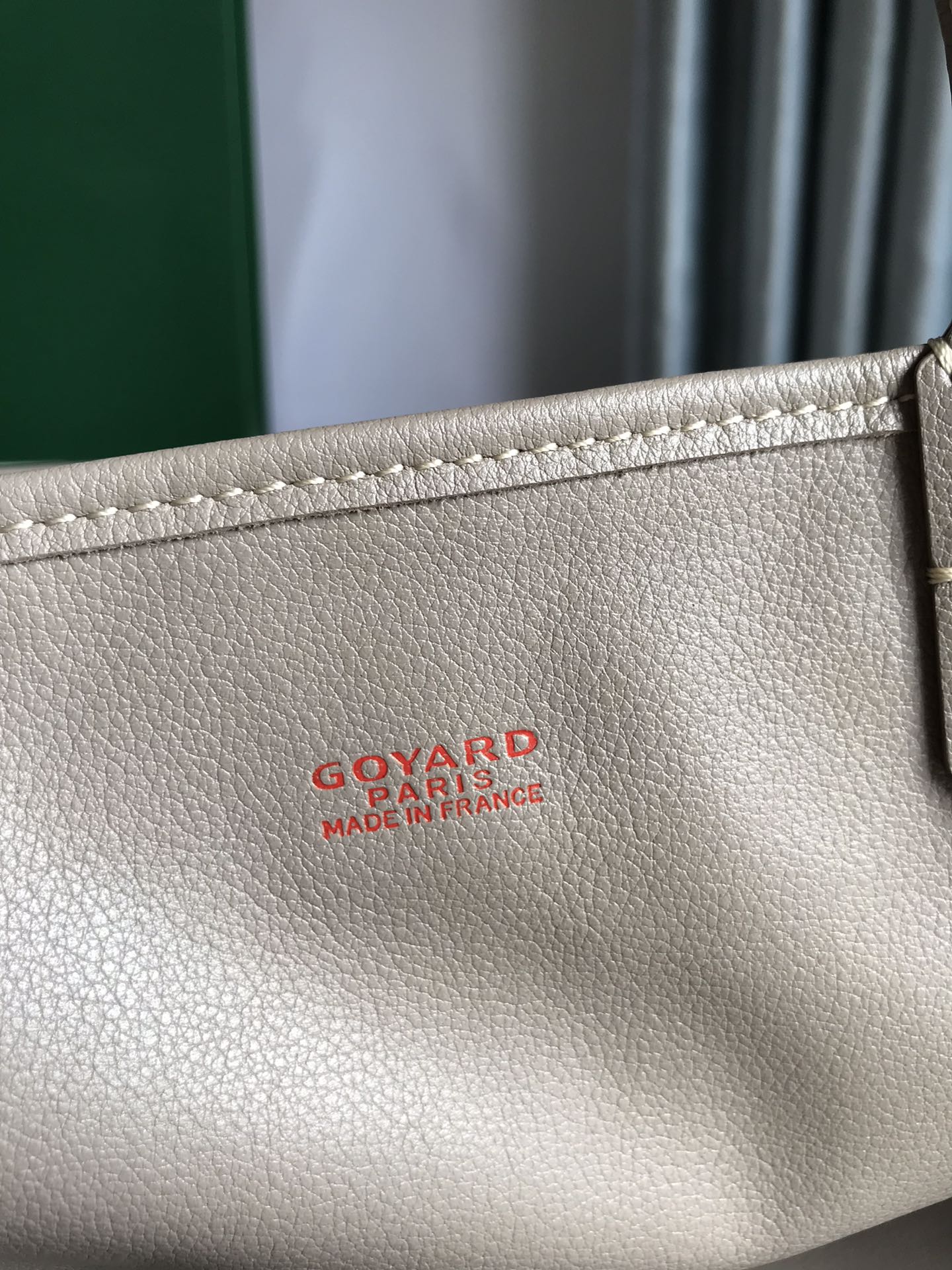 G09ard Reversible Anjou Tote MM