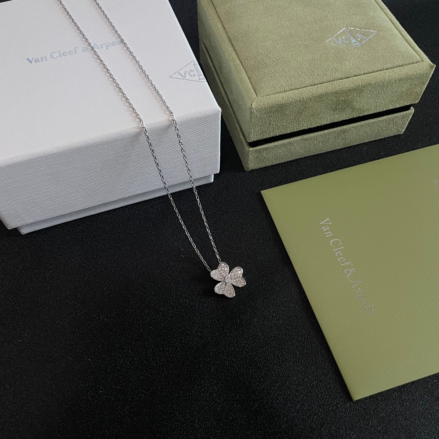 V*n Cl**f Vintage Alhambra Necklace