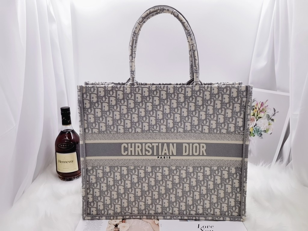 D10r Book Tote