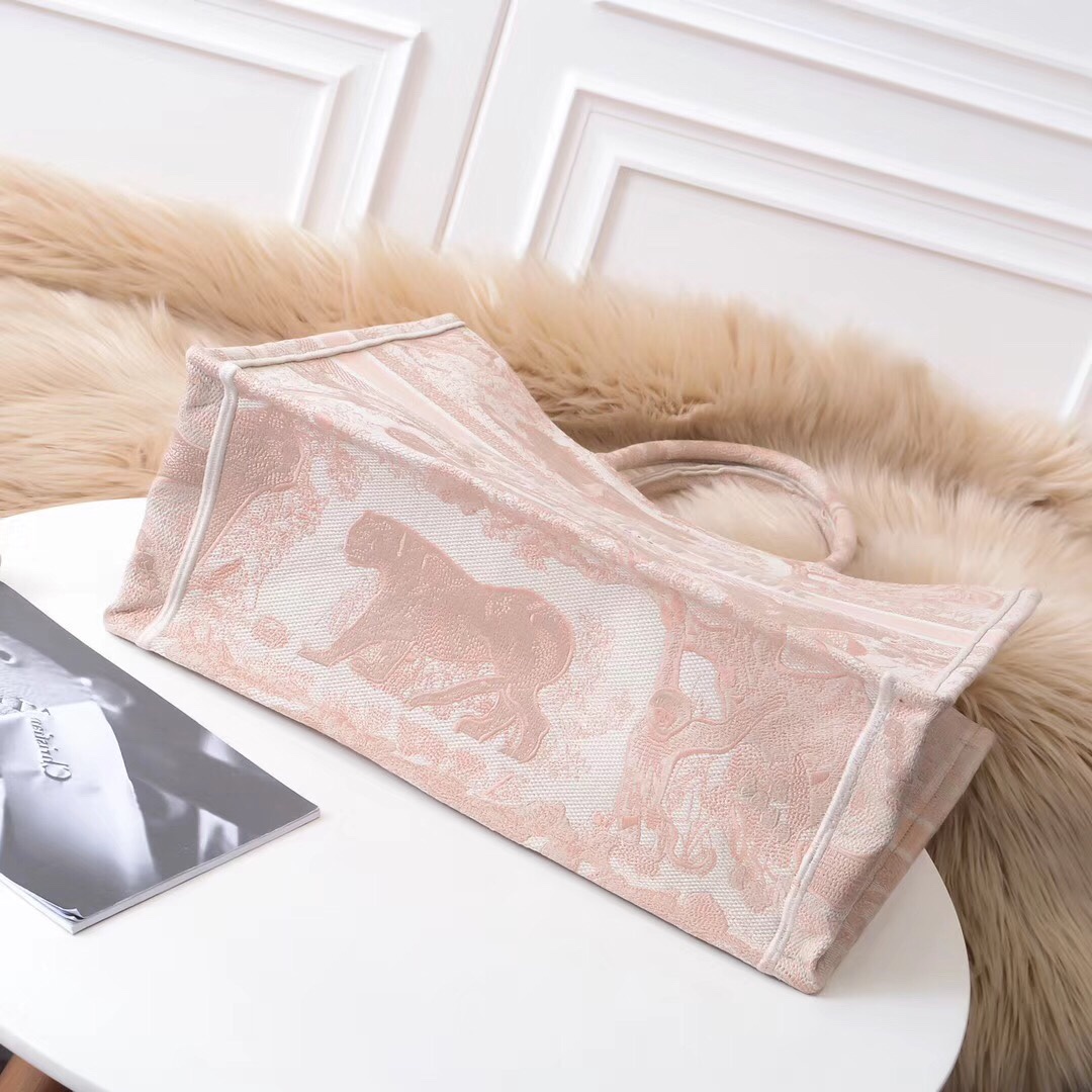 D10r Book Tote