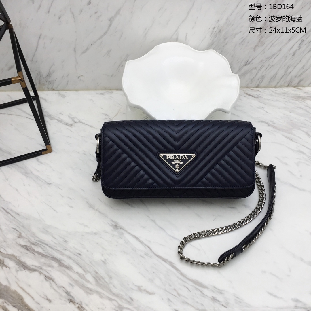 Pra*a Diagramme bag