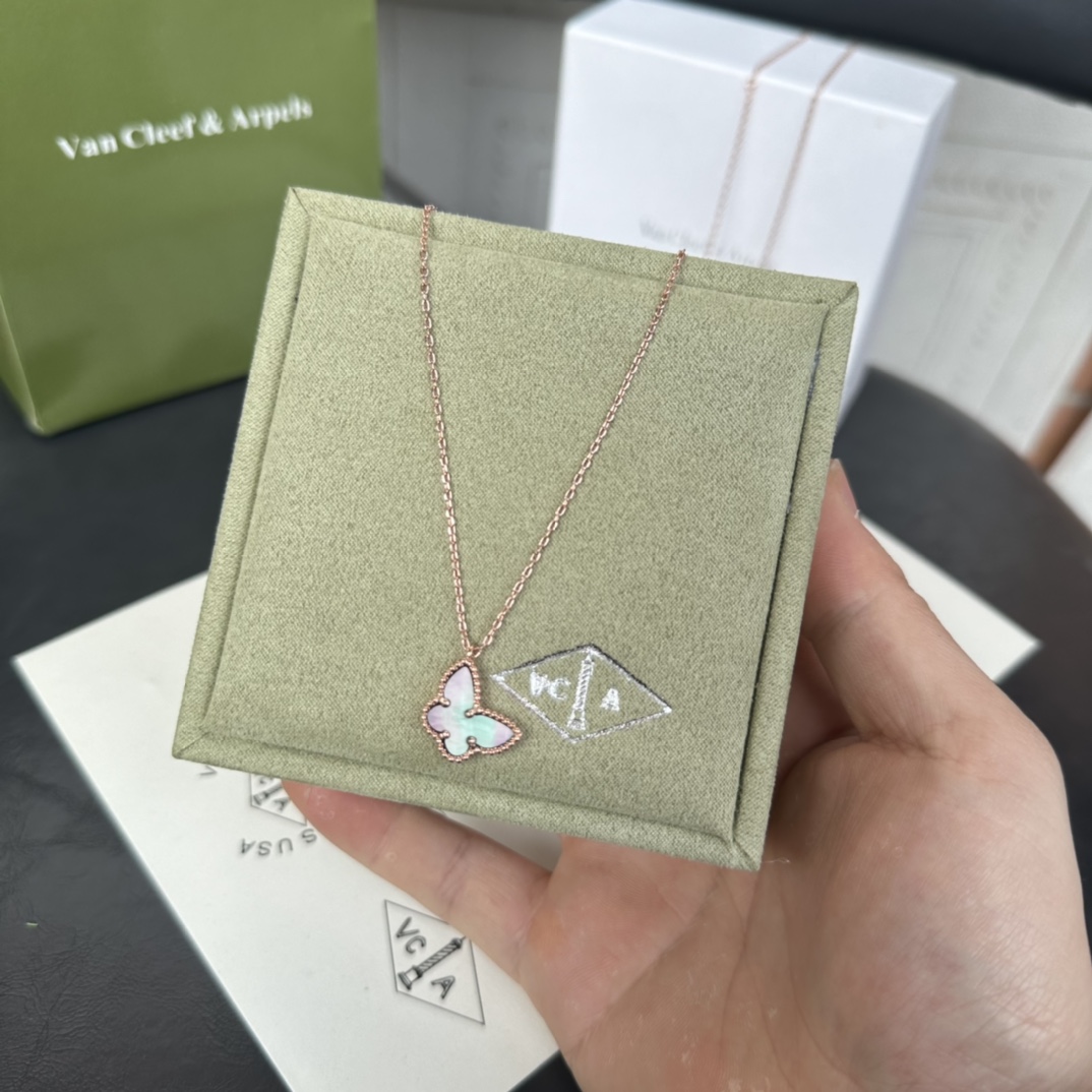 V*n Cl**f Vintage Alhambra Necklace