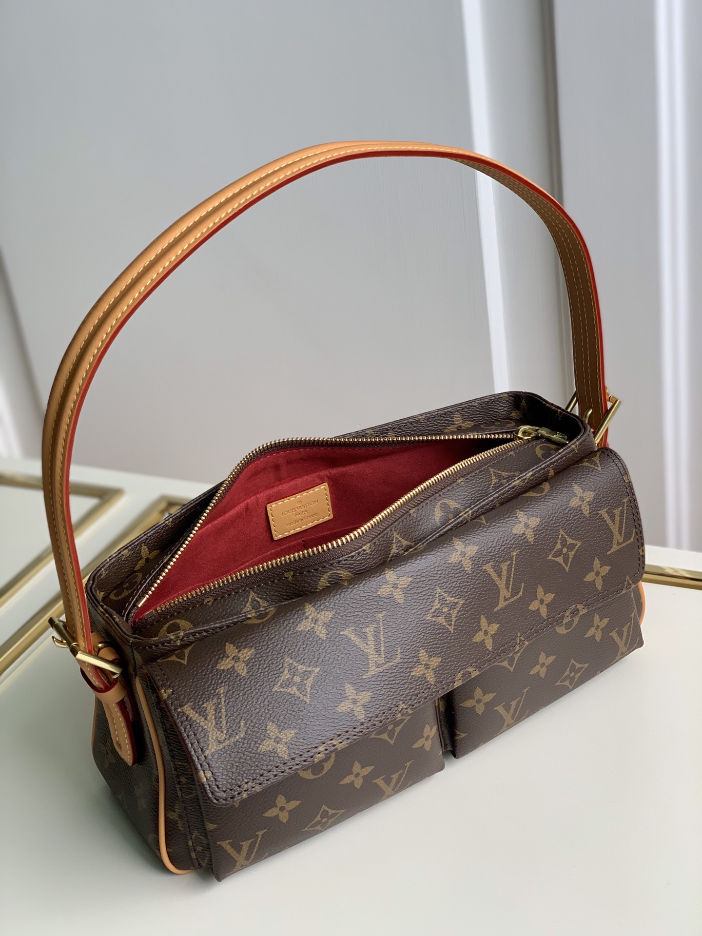 L0vis Vvtt0n Vintage Monogram Canvas Small Shoulder Bag