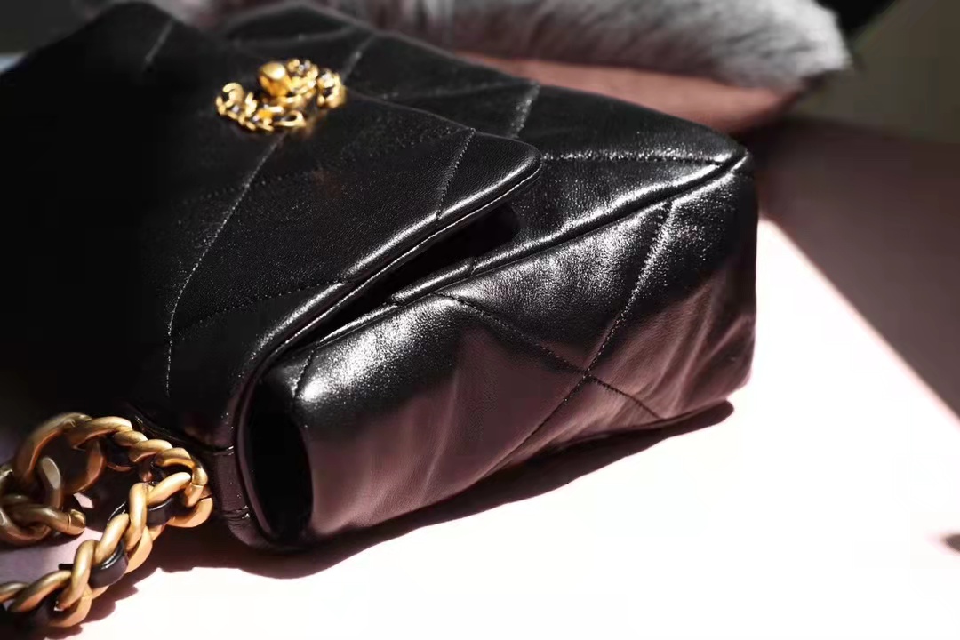 Ch**el 19 LARGE HANDBAG
