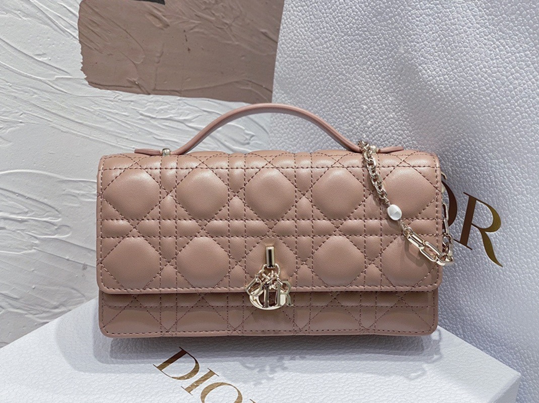 D10r Miss D10r Mini Bag Fake in Poudre Cannage Lambskin