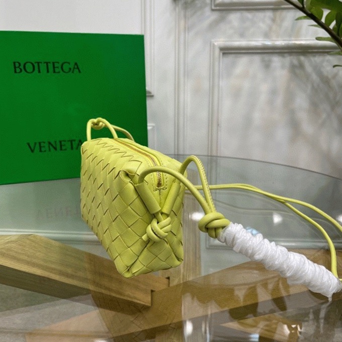 Imitation B0tt*ga Ven*ta Loop Mini Bag Kiwi