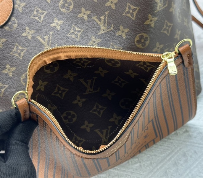 L0vis Vvtt0n Neverfull Bandouliere Inside Out MM Tote In Monogram Canvas And Brown Leather