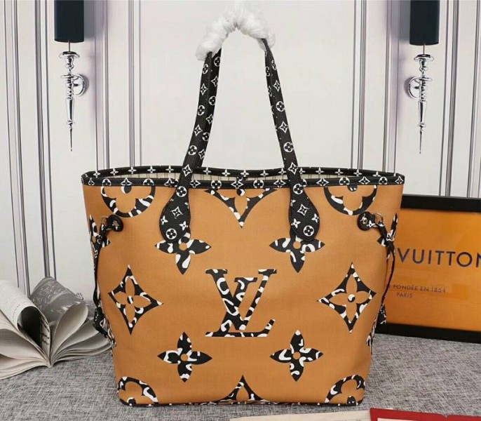 L0vis Vvtt0n Giant Neverfull MM Tote In Cream And Caramel