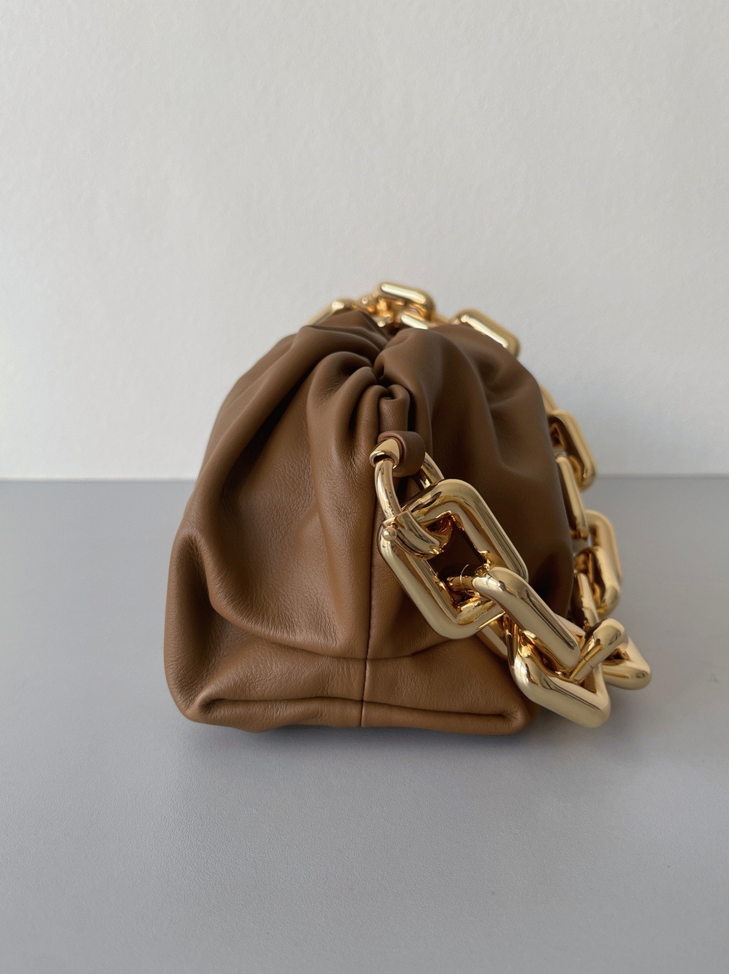 Replica B0tt*ga Ven*ta The Chain Pouch Bag Teak
