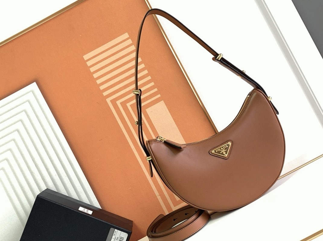 Brown Pra*a Arque Shoulder Bag Replica
