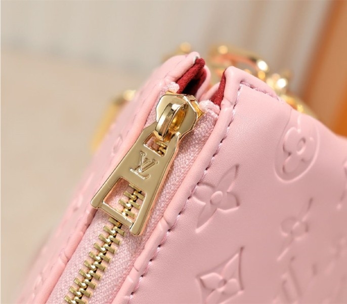 L0vis Vvtt0n Coussin PM Bag In Light Pink With Jacquard Strap