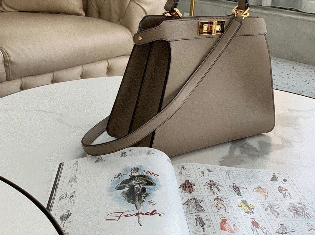Top Quality Knockoff F**di Peekaboo ISeeU Medium Bag In Grey Calfskin