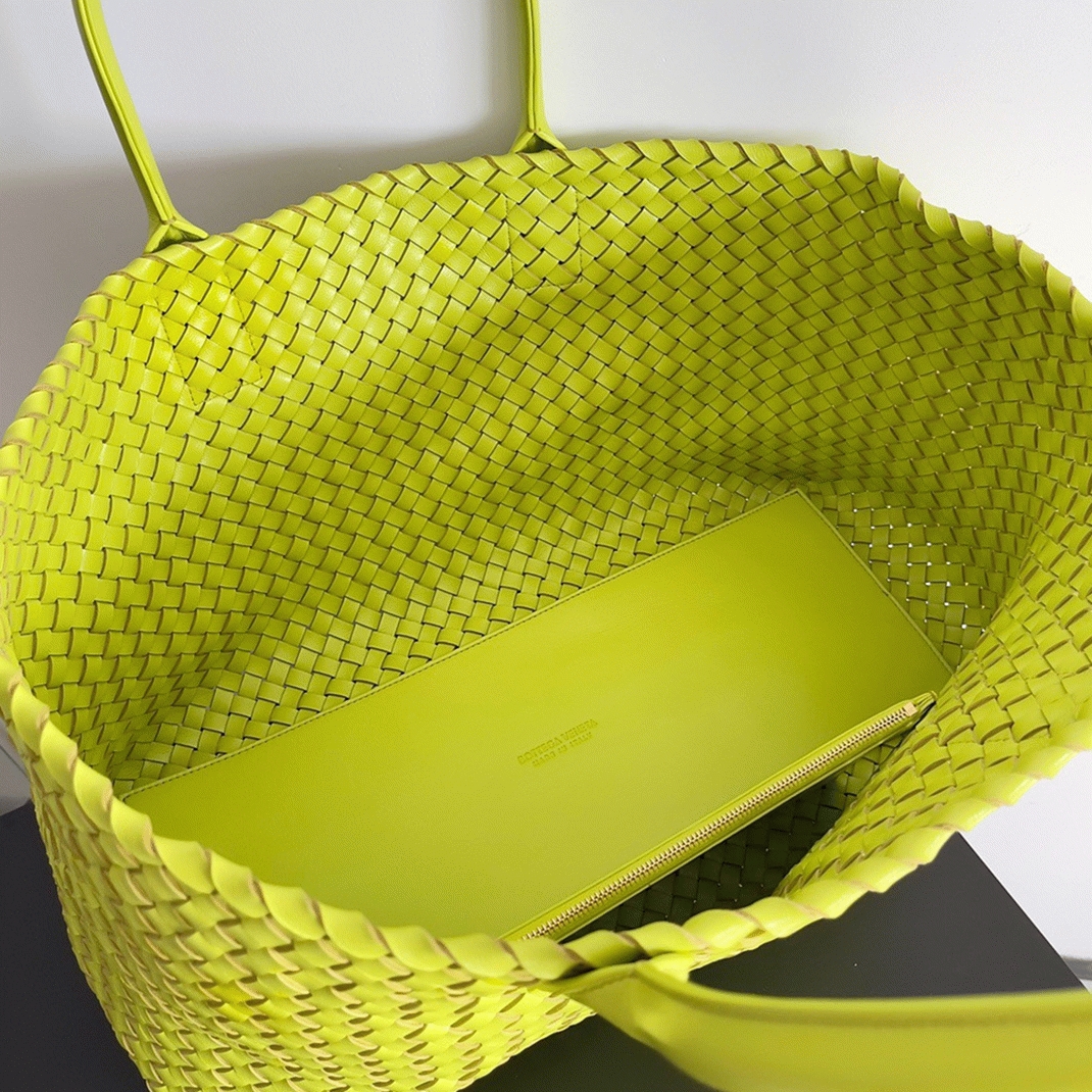 Top Quality Knockoff B0tt*ga Ven*ta Cabat Large Bag In Acid Kiwi Intrecciato Lambskin