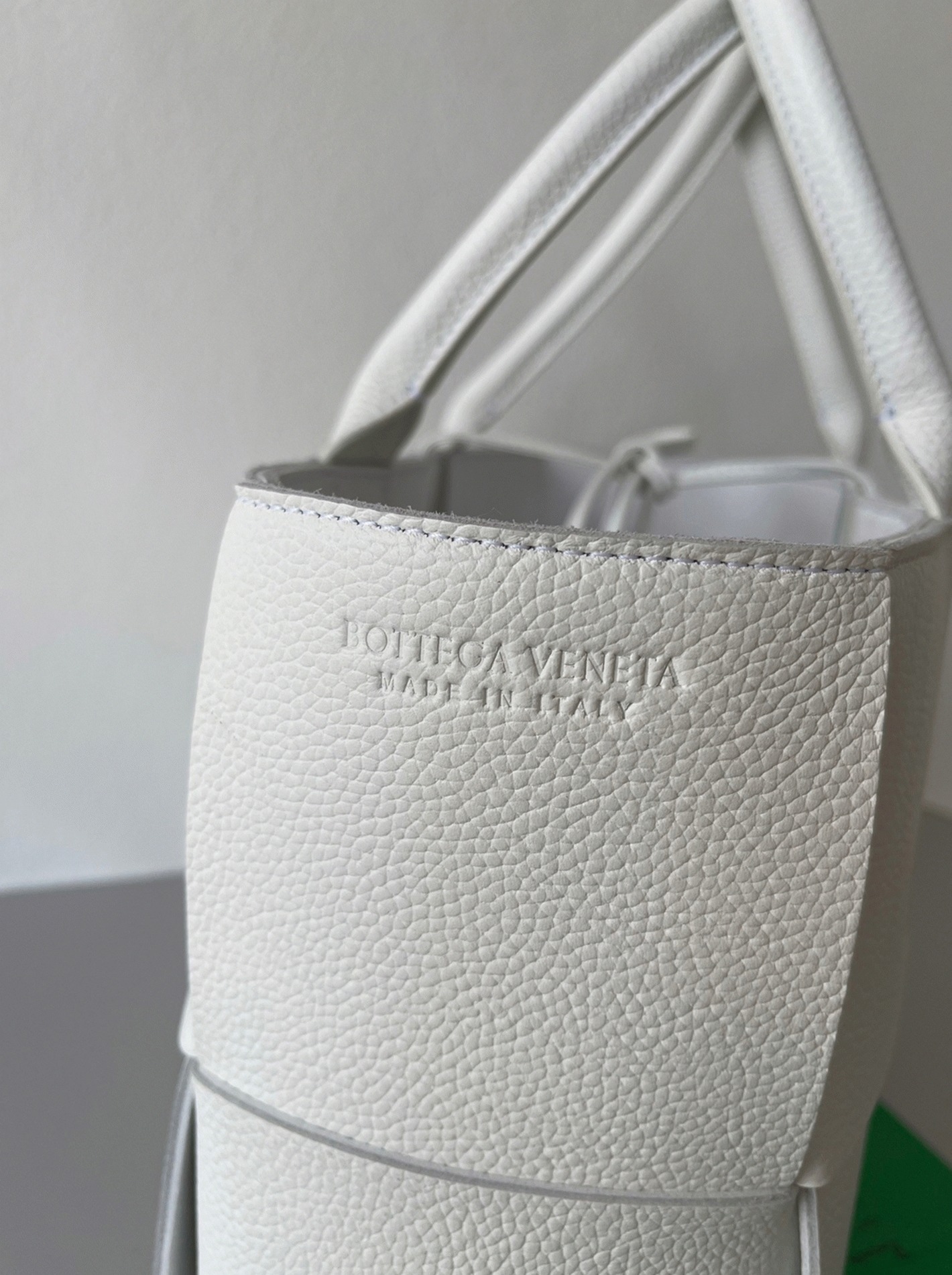Replica B0tt*ga Ven*ta Arco Small Tote White