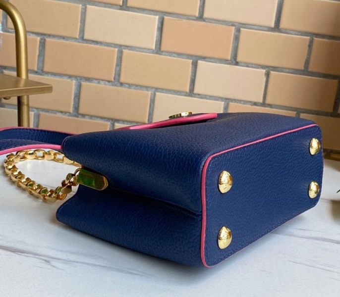 L0vis Vvtt0n Capucines Mini Chain Bag In Navy Blue