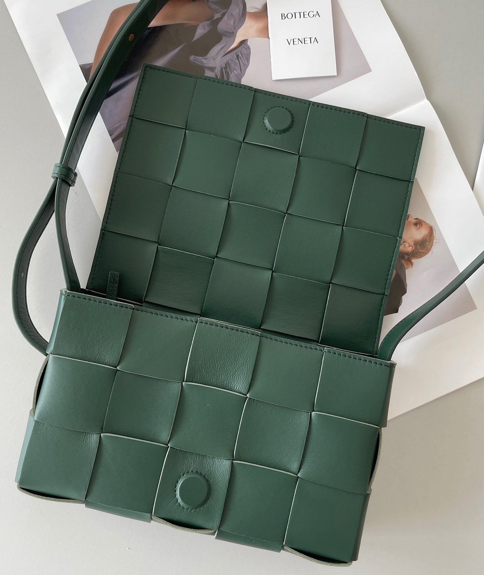 Top Quality Knockoff B0tt*ga Ven*ta Cassette Bag In Raintree