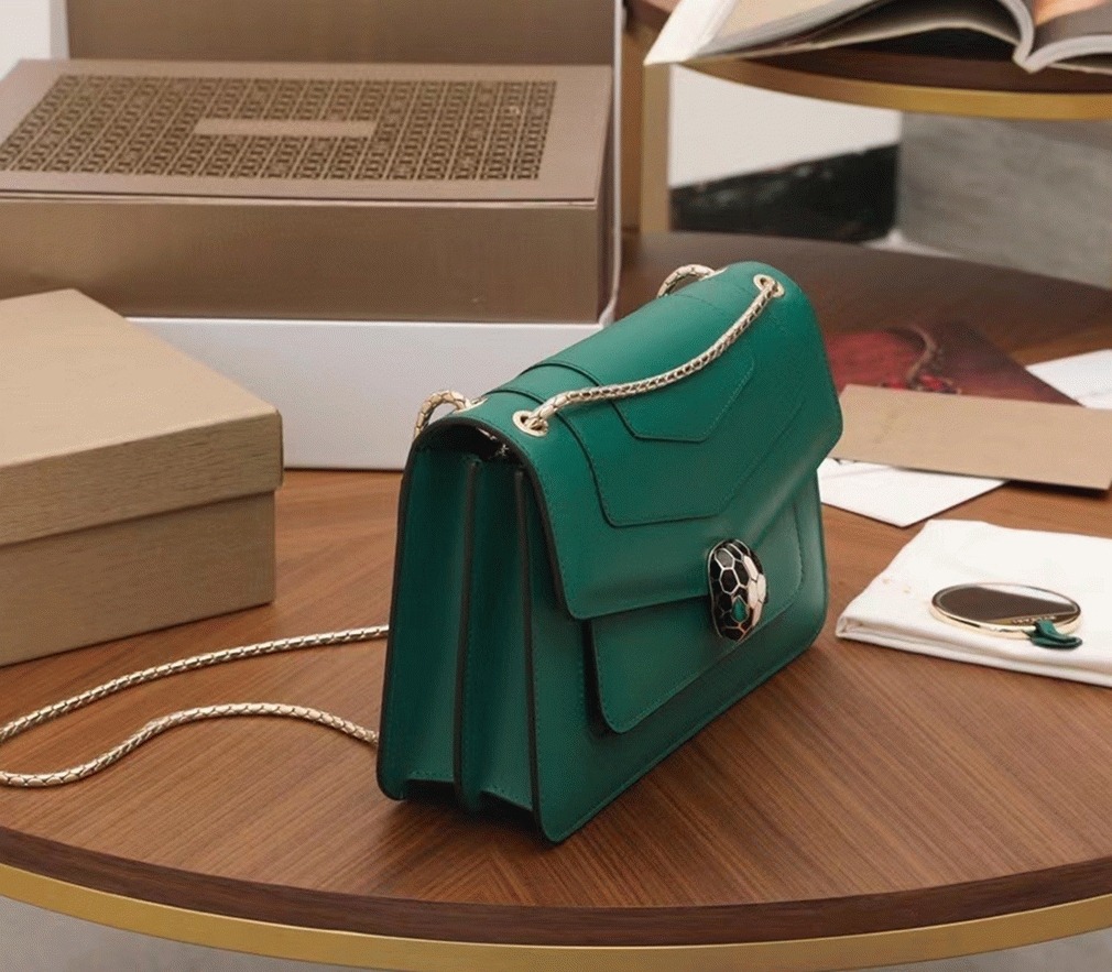 Replica Bv1g*ai Serpenti Forever Medium Shoulder Bag Green Calfskin