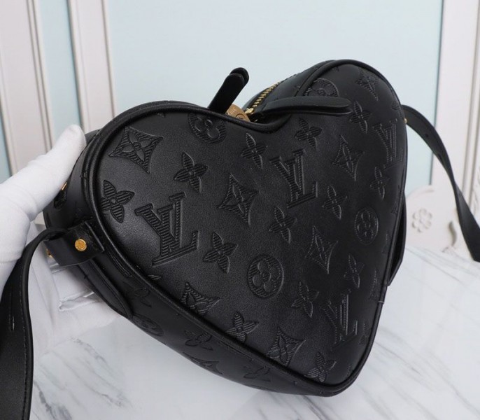 L0vis Vvtt0n Monogram Empreinte Game On Coeur Bag In Black