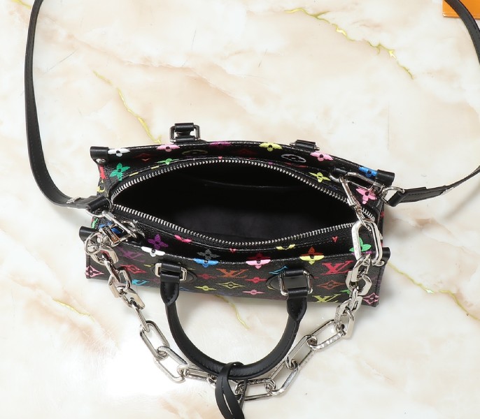 X TM Multicolored Onthego East West Chain In Black