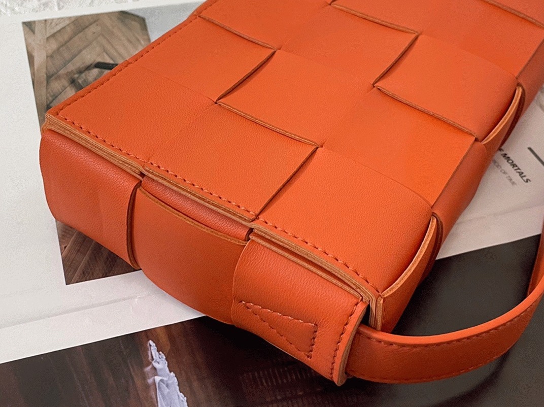 Top Quality Knockoff B0tt*ga Ven*ta Cassette Bag In Orange