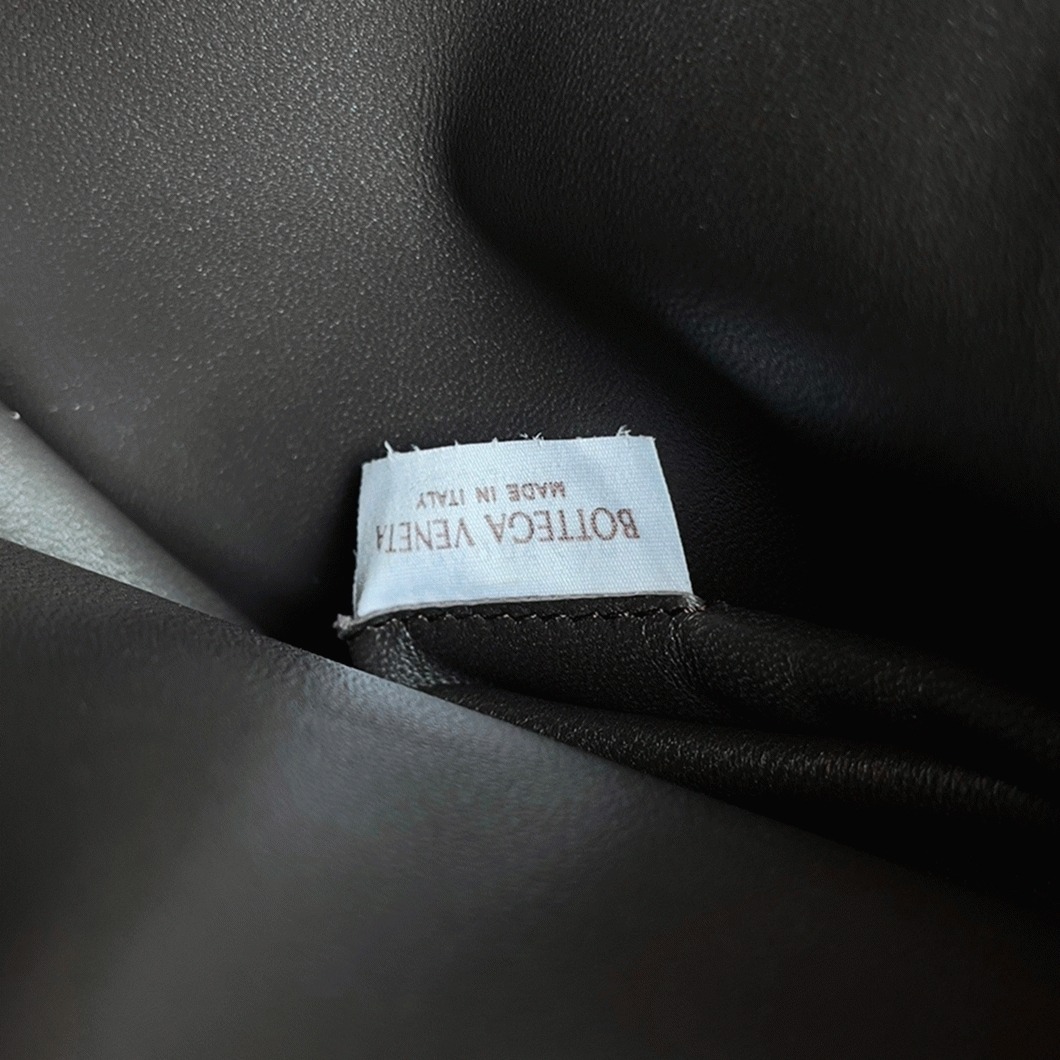 Fake B0tt*ga Ven*ta Cobble Small Bag Fondant