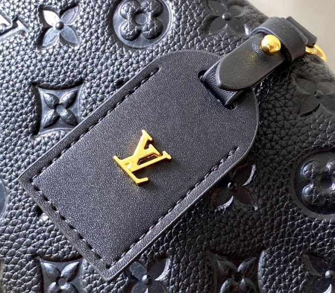 L0vis Vvtt0n Monogram Empreinte Petite Malle Souple Handbag In Black