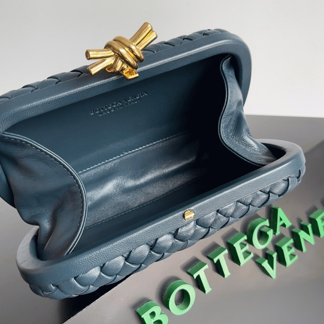 Space Color B0tt*ga Ven*ta Knot Clutch Fake Version