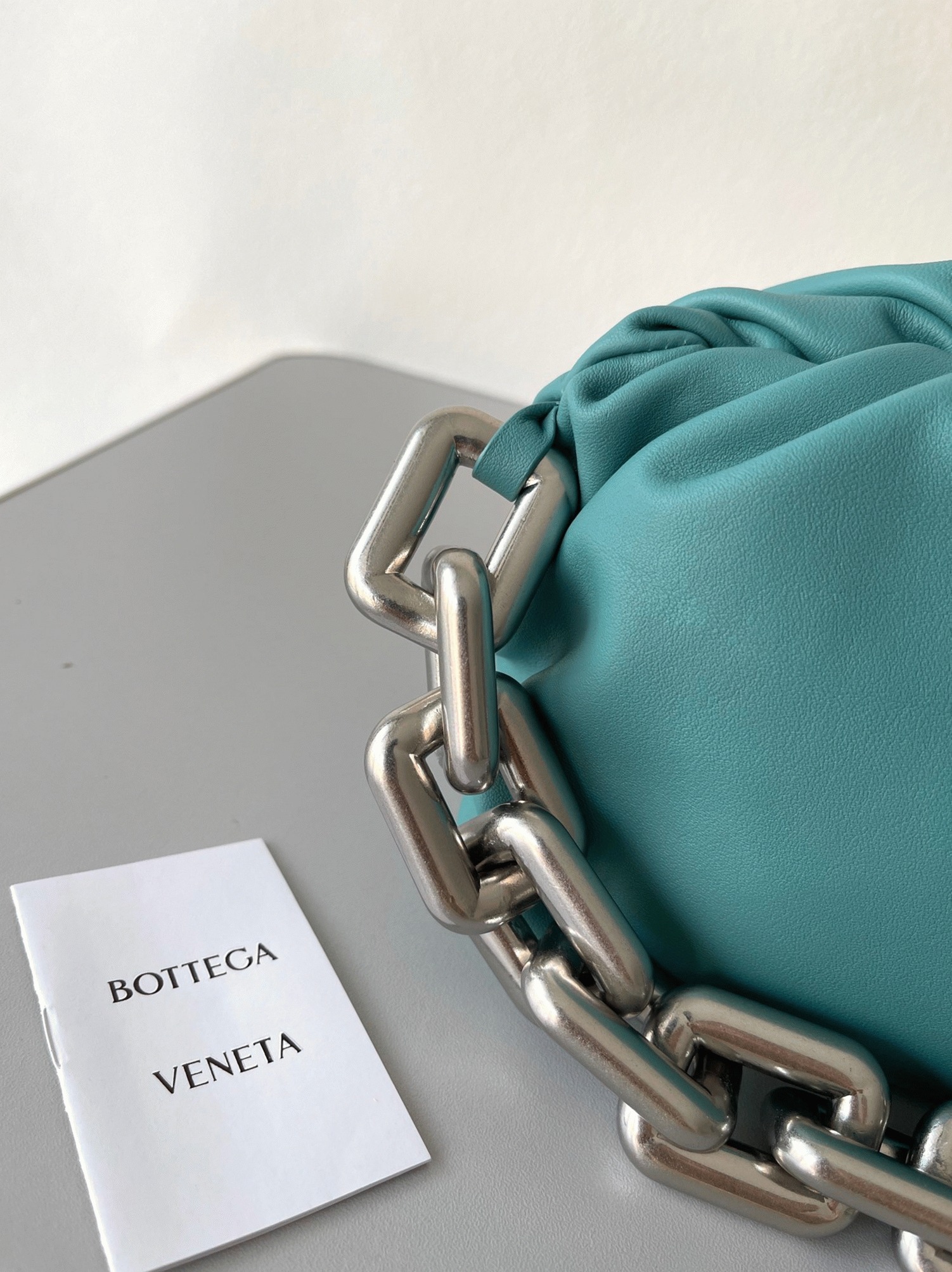 Faux B0tt*ga Ven*ta The Chain Pouch Bag Lake Green