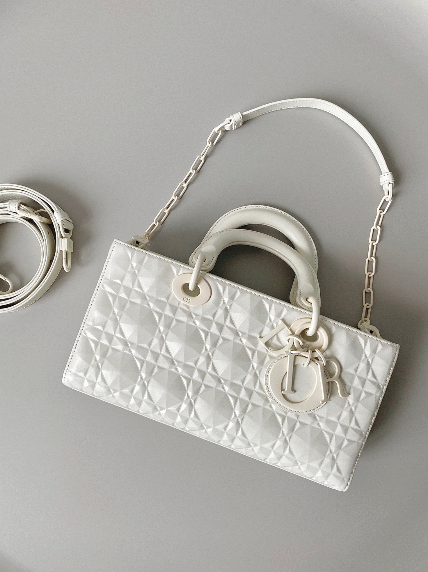 D10r Lady D-Joy Medium Bag Knockoff in White Calfskin with D1am0nd Motif